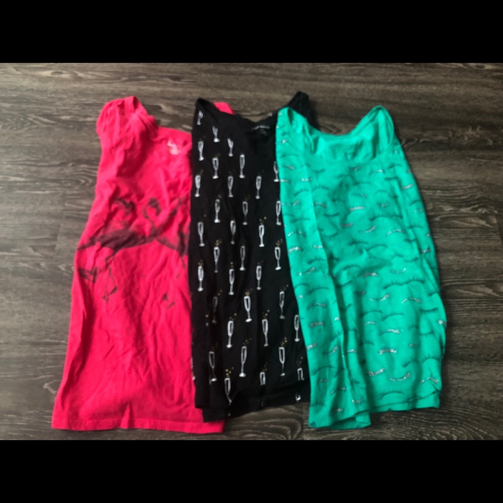 Graphic t-shirt bundle